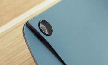 Must trukkidega kinnis